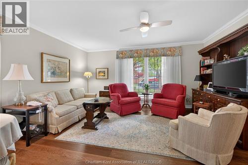 36 Henry O'Way ..., Chatham, ON - Indoor Photo Showing Living Room