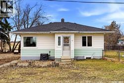 171 Brownlee AVENUE Mclean, SK S0G 3E0