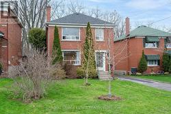 87 MIDLAND AVENUE Toronto, ON M1N 3Z8