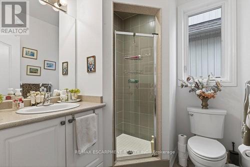 30 Galloway Trail, Welland, ON - Indoor Photo Showing Bathroom