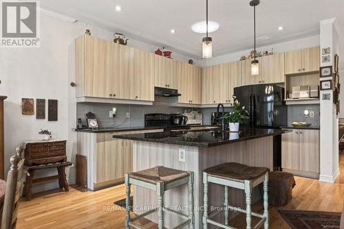 30 Galloway Trail, Welland, ON - Indoor Photo Showing Kitchen
