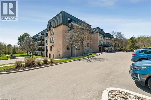 155 MAIN Street N Unit# 327  Newmarket, ON L3Y 8C2