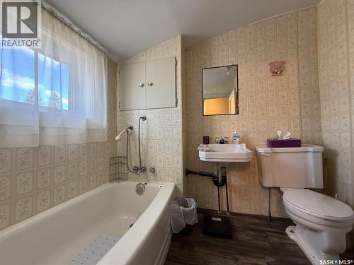 117 3Rd Avenue Nw, Watson, SK - Indoor Photo Showing Bathroom