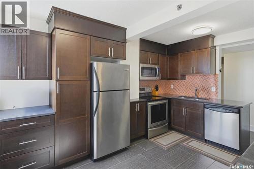 1005 320 5Th Avenue N, Saskatoon, SK - Indoor Photo Showing Kitchen With Stainless Steel Kitchen