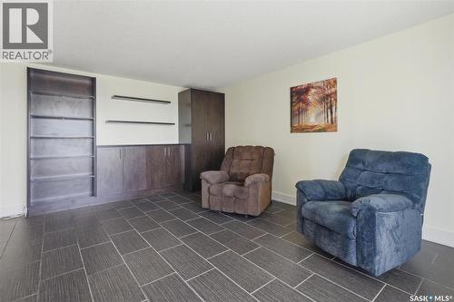 1005 320 5Th Avenue N, Saskatoon, SK - Indoor