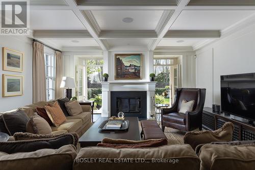 472 Gage Street, Niagara-On-The-Lake (Town), ON - Indoor Photo Showing Living Room With Fireplace