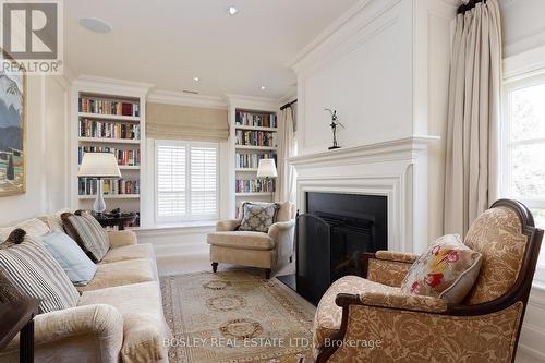 472 Gage Street, Niagara-On-The-Lake (Town), ON - Indoor Photo Showing Living Room With Fireplace