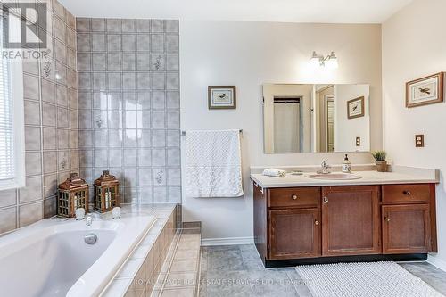 4217 Schneider Court, Mississauga, ON - Indoor Photo Showing Bathroom