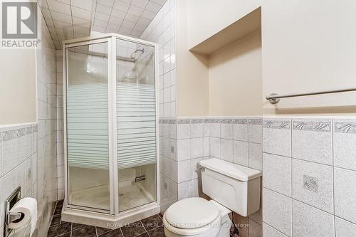 4217 Schneider Court, Mississauga, ON - Indoor Photo Showing Bathroom