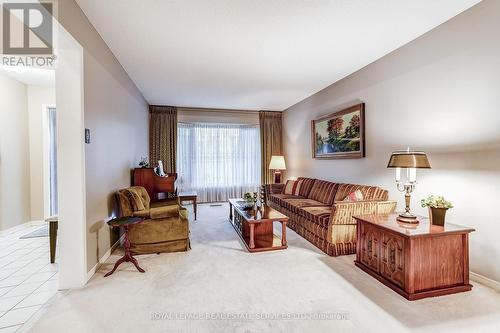 4217 Schneider Court, Mississauga, ON - Indoor Photo Showing Living Room