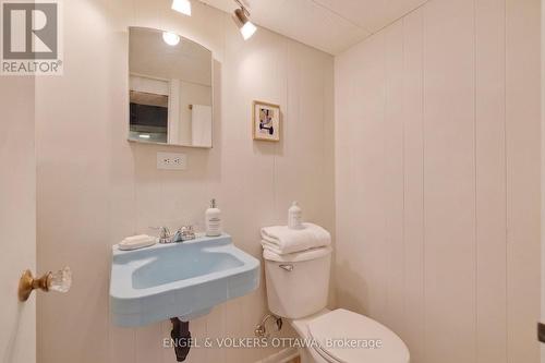 Photo has been virtually staged - 989 Connaught Avenue, Ottawa, ON - Indoor Photo Showing Bathroom