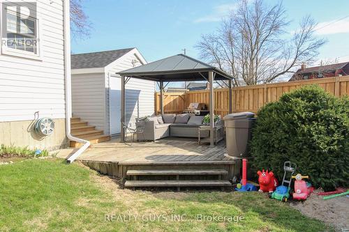 727 Chesterfield Avenue, Peterborough (Northcrest Ward 5), ON - Outdoor With Deck Patio Veranda