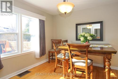 727 Chesterfield Avenue, Peterborough (Northcrest Ward 5), ON - Indoor Photo Showing Dining Room