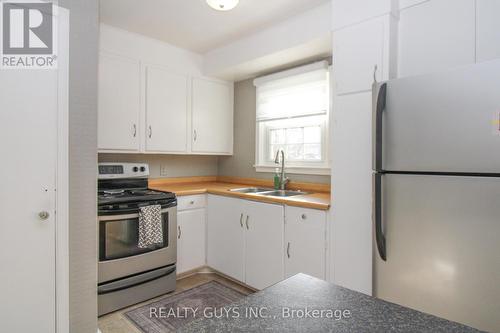 727 Chesterfield Avenue, Peterborough (Northcrest Ward 5), ON - Indoor Photo Showing Kitchen With Double Sink