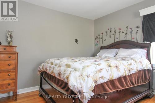 727 Chesterfield Avenue, Peterborough (Northcrest Ward 5), ON - Indoor Photo Showing Bedroom