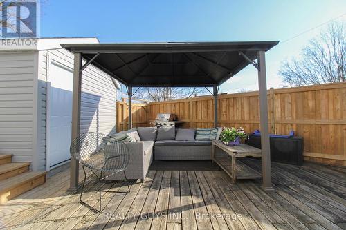 727 Chesterfield Avenue, Peterborough (Northcrest Ward 5), ON - Outdoor With Deck Patio Veranda With Exterior