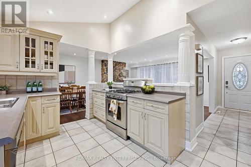 5187 Carousel Court, Burlington, ON - Indoor Photo Showing Kitchen