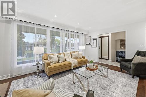 5187 Carousel Court, Burlington, ON - Indoor Photo Showing Living Room