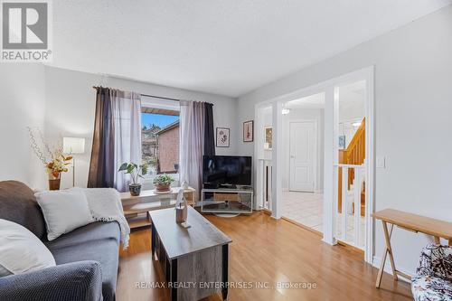 54 Niagara Place, Brampton, ON - Indoor Photo Showing Living Room