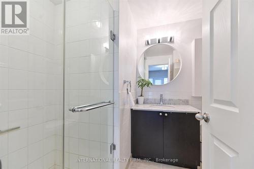 111 - 3075 Thomas Street, Mississauga, ON - Indoor Photo Showing Bathroom
