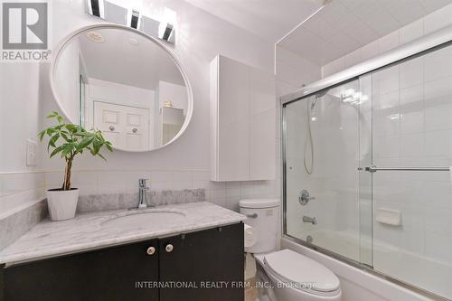 111 - 3075 Thomas Street, Mississauga, ON - Indoor Photo Showing Bathroom