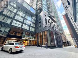 3210 - 125 BLUE JAYS WAY Toronto, ON M5V 0N5