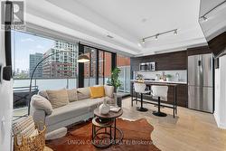1004 - 11 CHARLOTTE STREET Toronto, ON M5V 0M6