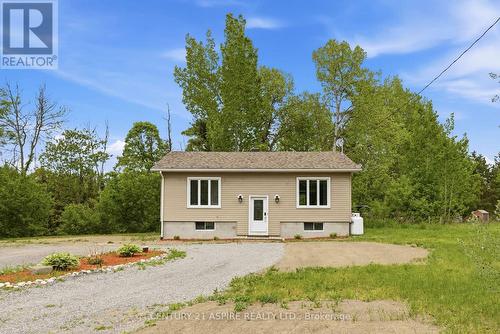 84 SANDY BEACH ROAD  Laurentian Valley, ON K8A 6W8