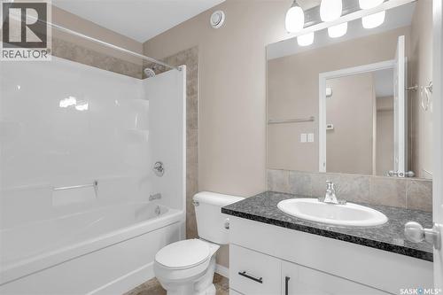 128 125 Willis Crescent, Saskatoon, SK - Indoor Photo Showing Bathroom