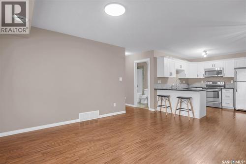 128 125 Willis Crescent, Saskatoon, SK - Indoor Photo Showing Kitchen