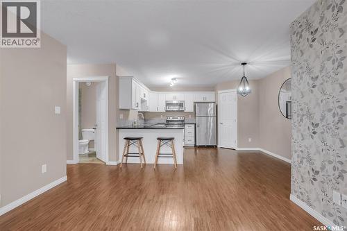 128 125 Willis Crescent, Saskatoon, SK - Indoor Photo Showing Kitchen