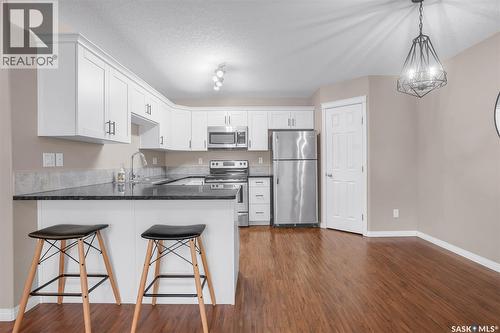 128 125 Willis Crescent, Saskatoon, SK - Indoor Photo Showing Kitchen