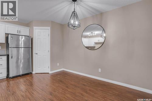 128 125 Willis Crescent, Saskatoon, SK - Indoor Photo Showing Kitchen