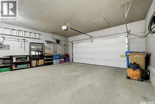 7211 Maple View Crescent, Regina, SK - Indoor Photo Showing Garage