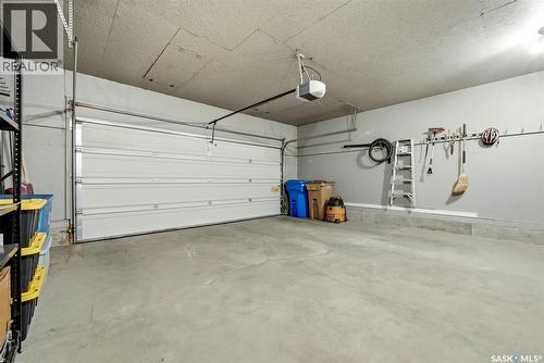 7211 Maple View Crescent, Regina, SK - Indoor Photo Showing Garage