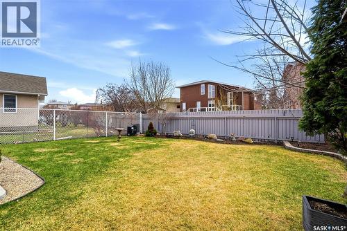 7211 Maple View Crescent, Regina, SK - Outdoor