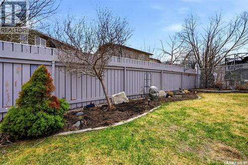 7211 Maple View Crescent, Regina, SK - Outdoor