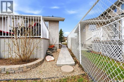 7211 Maple View Crescent, Regina, SK - Outdoor