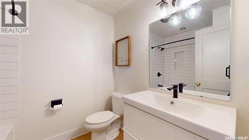 10 Chase Crescent, Regina, SK - Indoor Photo Showing Bathroom