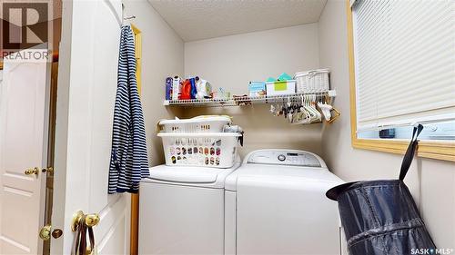 11172 Wascana Meadows, Regina, SK - Indoor Photo Showing Laundry Room