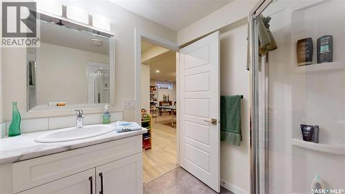 11172 Wascana Meadows, Regina, SK - Indoor Photo Showing Bathroom