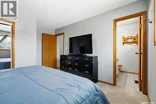 10 Hayes Crescent, Regina, SK - Indoor Photo Showing Bedroom
