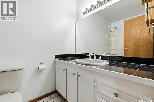 10 Hayes Crescent, Regina, SK - Indoor Photo Showing Bathroom
