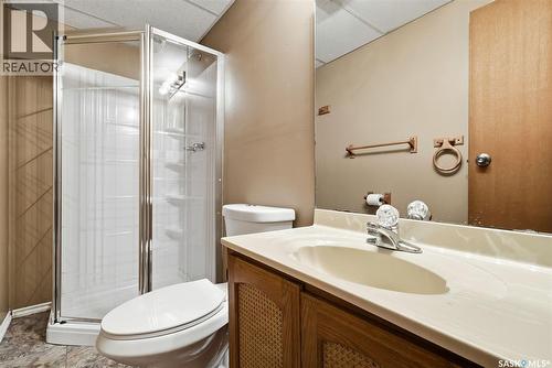 10 Hayes Crescent, Regina, SK - Indoor Photo Showing Bathroom