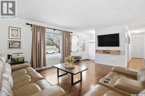 119 Pappas Crescent, Regina, SK - Indoor Photo Showing Living Room