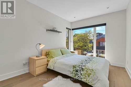 353 Winston Avenue, Ottawa, ON - Indoor Photo Showing Bedroom