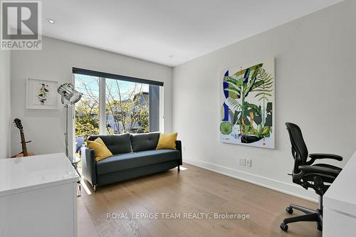 353 Winston Avenue, Ottawa, ON - Indoor