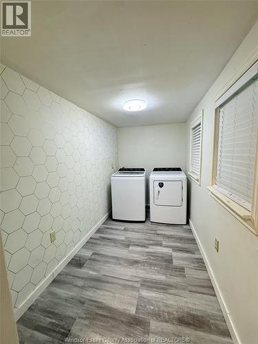 1532 Albert, Windsor, ON - Indoor Photo Showing Laundry Room