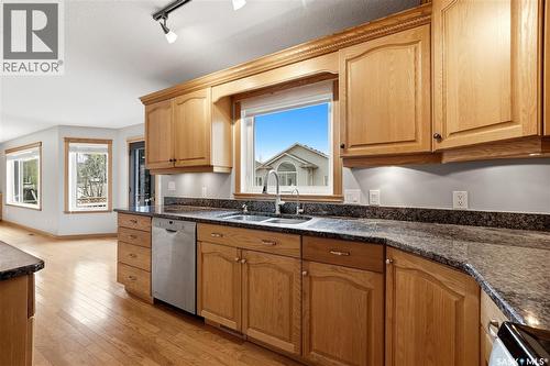9382 Wascana Mews, Regina, SK - Indoor Photo Showing Kitchen With Double Sink
