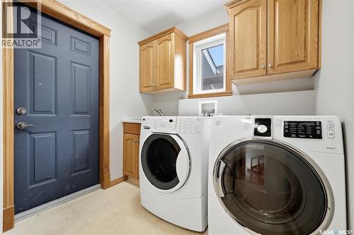 9382 Wascana Mews, Regina, SK - Indoor Photo Showing Laundry Room